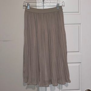 H&M sparkly elastic waisted skirt